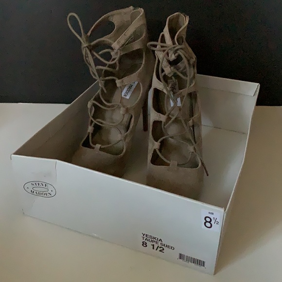 New with box Steve Madden yeskia taupe suede heels - Picture 6 of 7